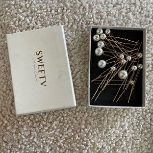 Pearl hair pins